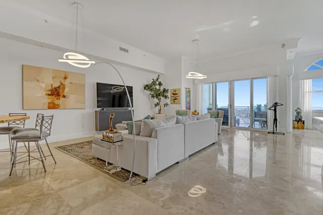 Esplanade Grande Unit Ph1 photo 16