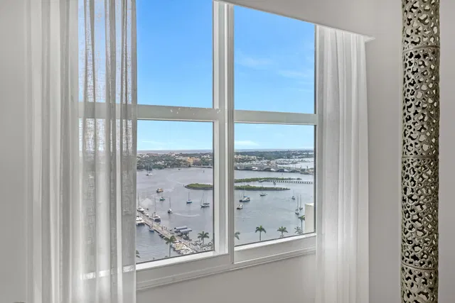 Esplanade Grande Unit Ph1 photo 21
