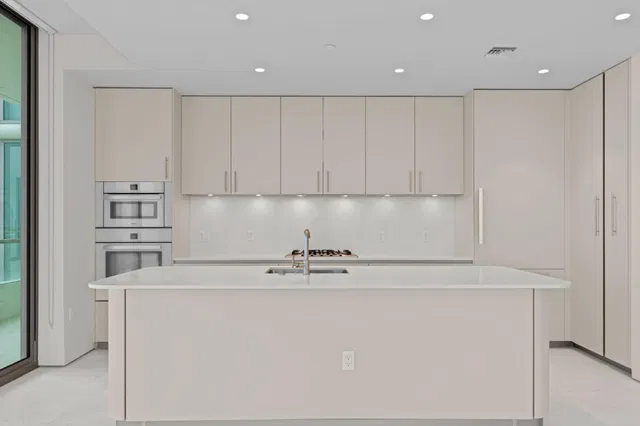 La Clara Palm Beach Unit 703 photo 6