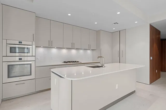 La Clara Palm Beach Unit 703 photo 9