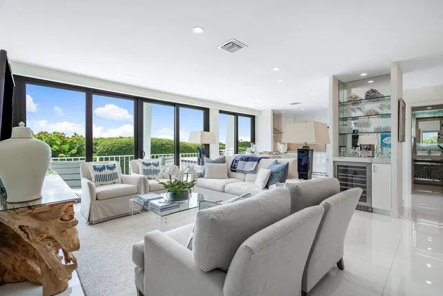 2275 S Ocean Boulevard #201a