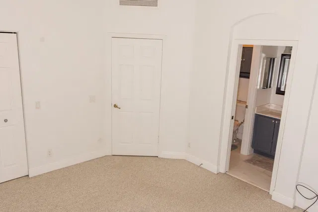 Residence photo 3