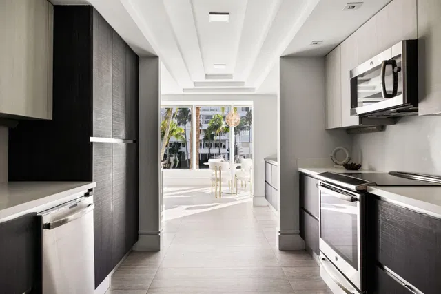 Palm Beach Towers, Palm Beach Unit 212a photo 4