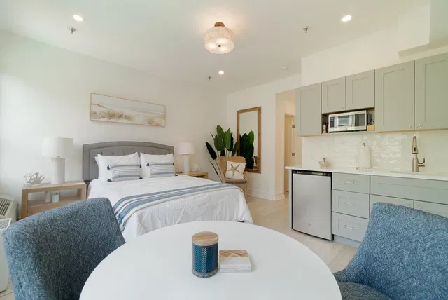 235 Sunrise Avenue #2044