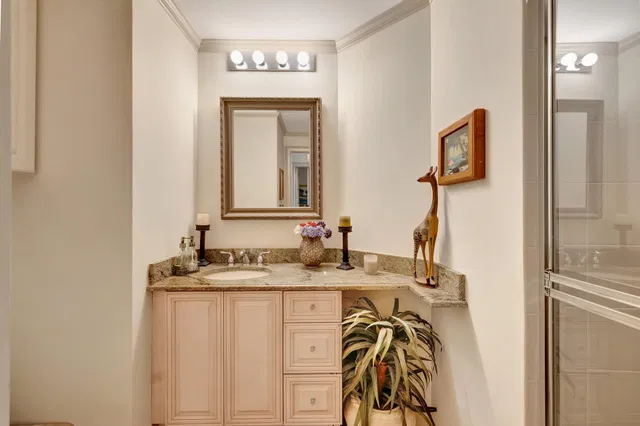 One City Plaza Unit 603 photo 7