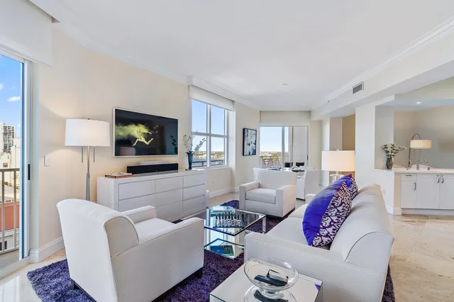 Esplanade Grande Unit 806 photo 5