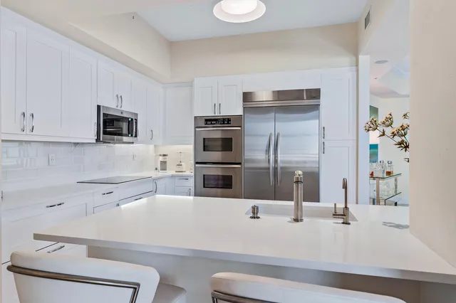 Esplanade Grande Unit 806 photo 8