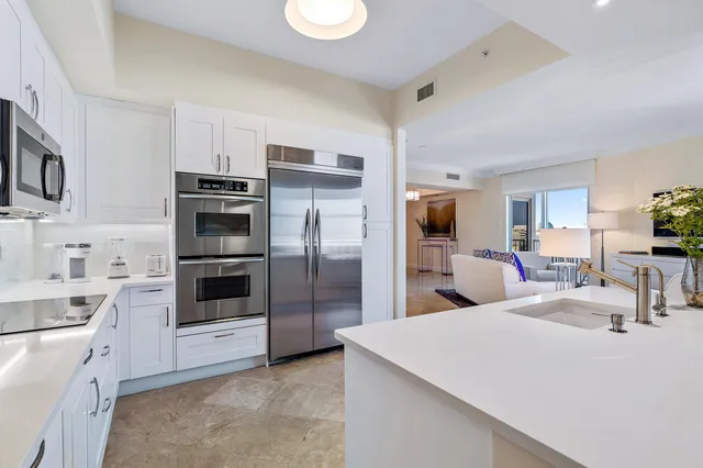 Esplanade Grande Unit 806 photo 9