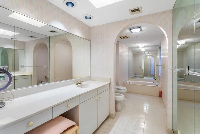 4000 N Ocean Singer Island Unit 601 photo 9