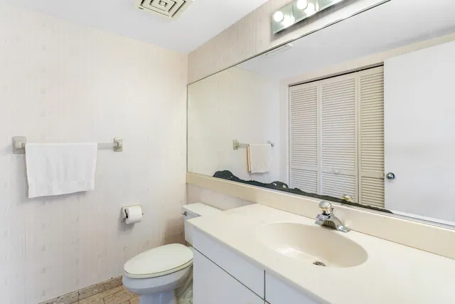 4000 N Ocean Singer Island Unit 601 photo 11