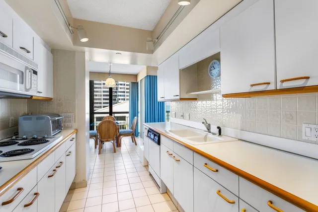 4000 N Ocean Singer Island Unit 601 photo 12