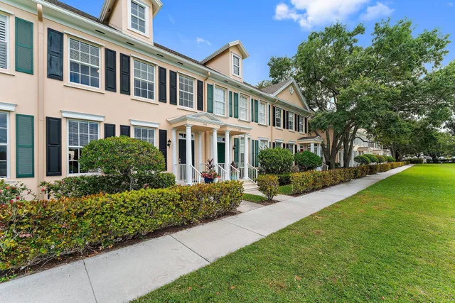 Charleston Court at Abacoa Residence photo 2