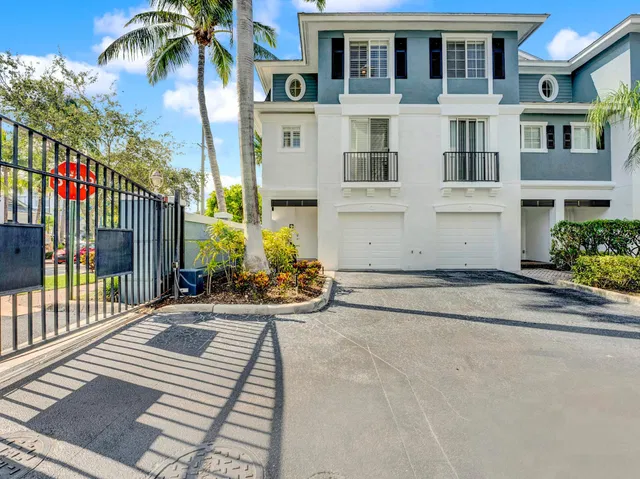 Pineapple Grove Village Condominiums Unit 5-F photo 2