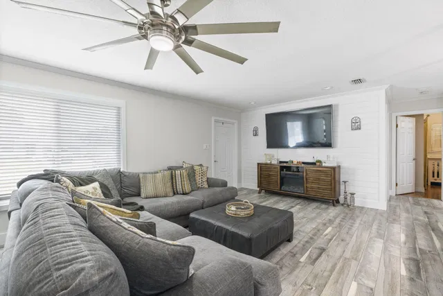 Residence photo 6