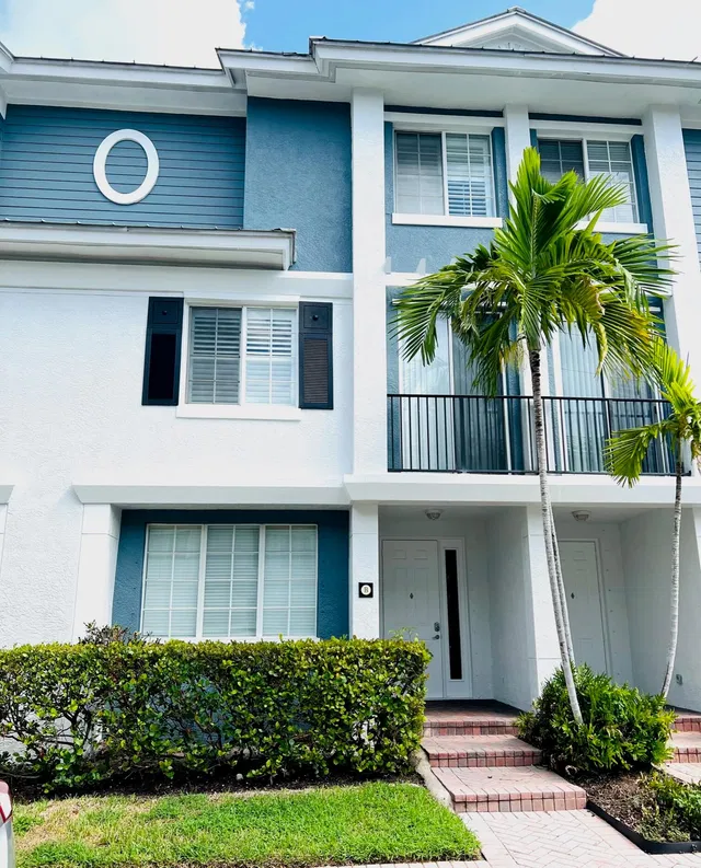 Pineapple Grove Village Condominiums Unit 5-B photo 2