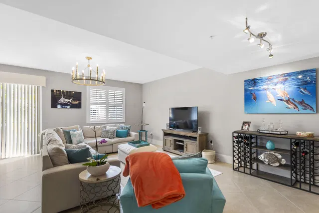 Pineapple Grove Village Condominiums Unit 5-B photo 9
