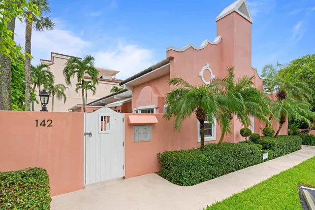 134 Peruvian Avenue #101