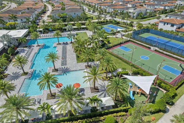 Alton Homes Palm Beach Gardens Residence photo 9