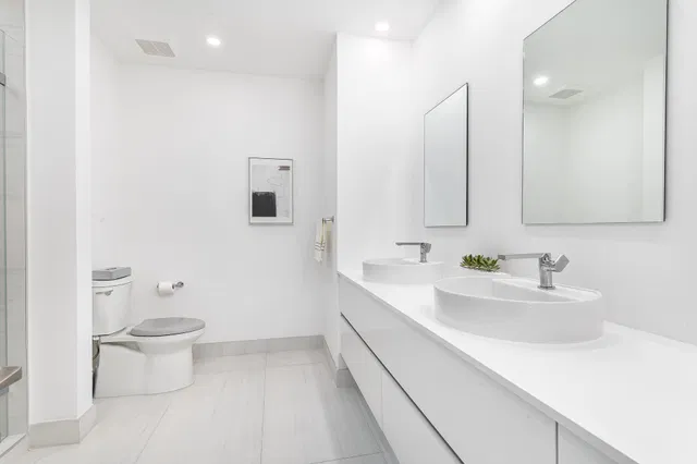 Tower 155 Unit 818 photo 14
