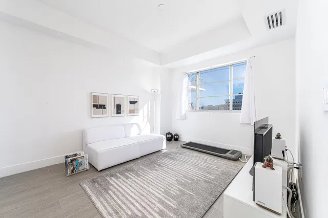 Tower 155 Unit 818 photo 17