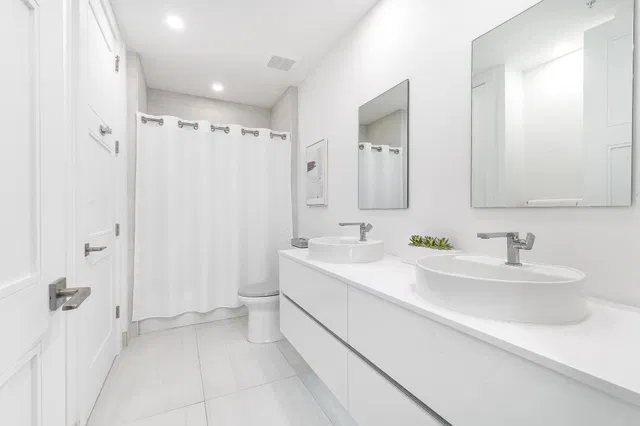 Tower 155 Unit 818 photo 21