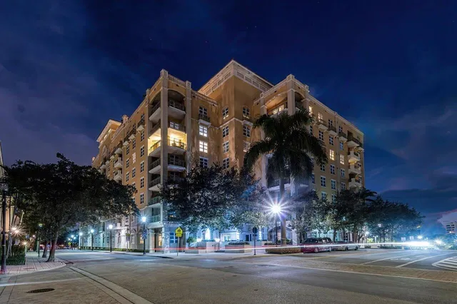 The Metropolitan Unit 604 photo 44