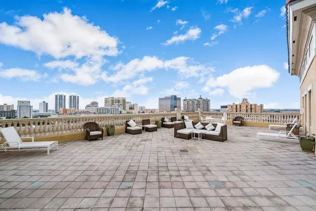 The Metropolitan Unit 604 photo 54