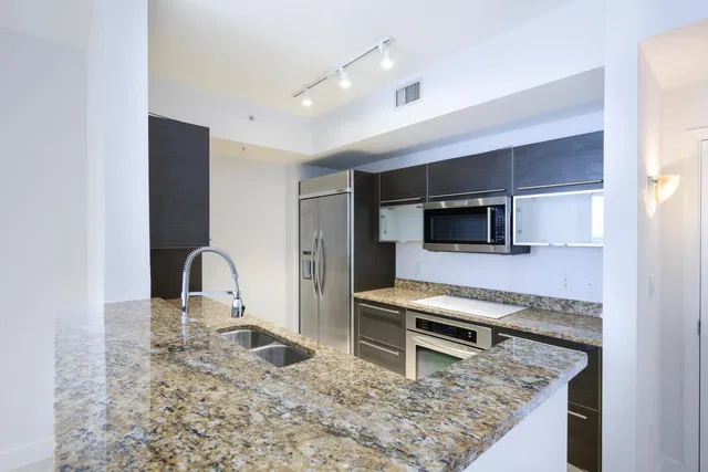 CityPlace South Tower Unit 1706 photo 8