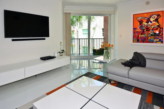 The Astor Unit 502 photo 3