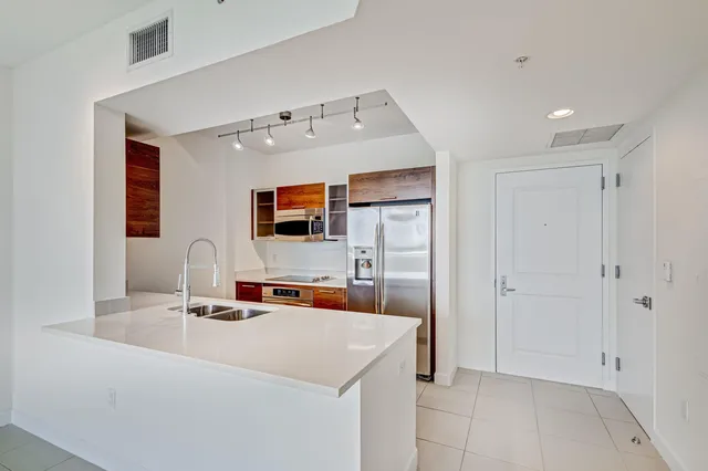 City Palms Unit 433, 480 Hibiscus Street, West Palm Beach, exterior