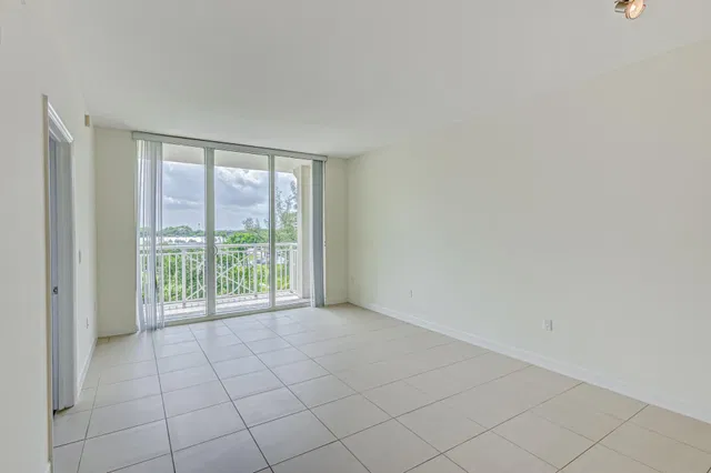 City Palms Unit 433 photo 9