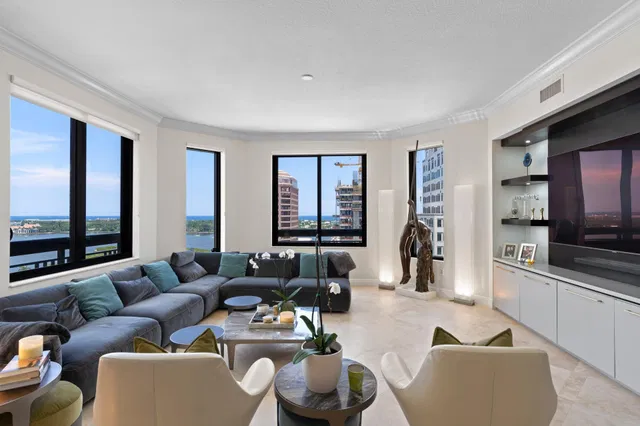 One City Plaza Unit 1409 photo 8
