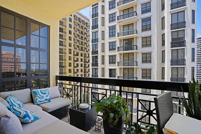 One City Plaza Unit 1409 photo 10
