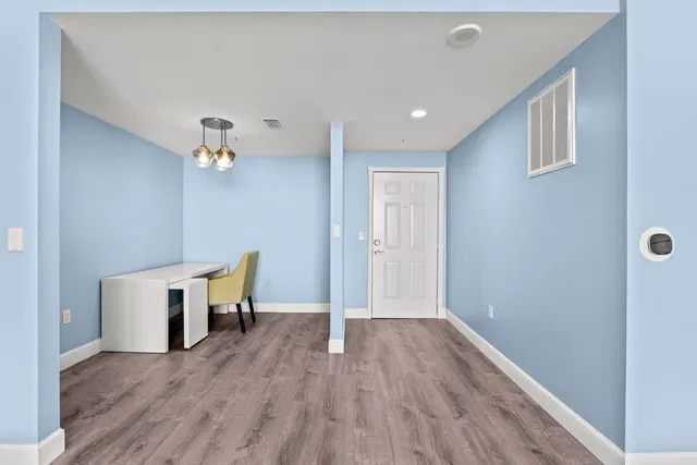 The Strand Unit 1317 photo 10