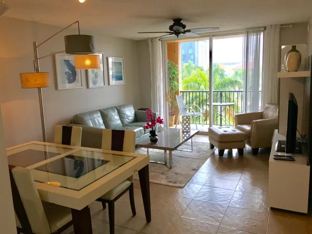 The Tower Condominium at Cityplace Unit 407 photo 3