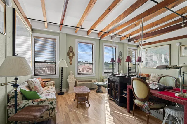 235 Sunrise Avenue #3009