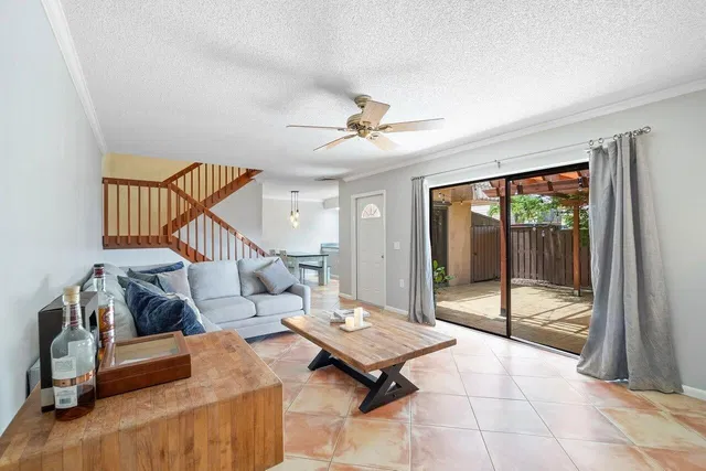  Residence photo 8