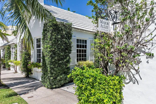 417 Peruvian Avenue #4