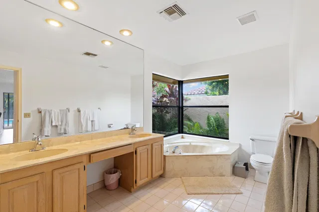 Residence photo 8