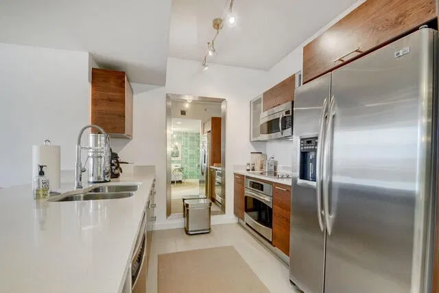 City Palms Unit 709 photo 6