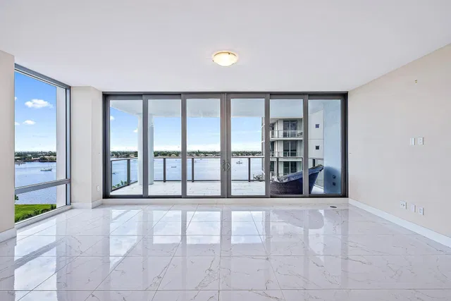 Water Club North Palm Beach Unit 904 photo 4