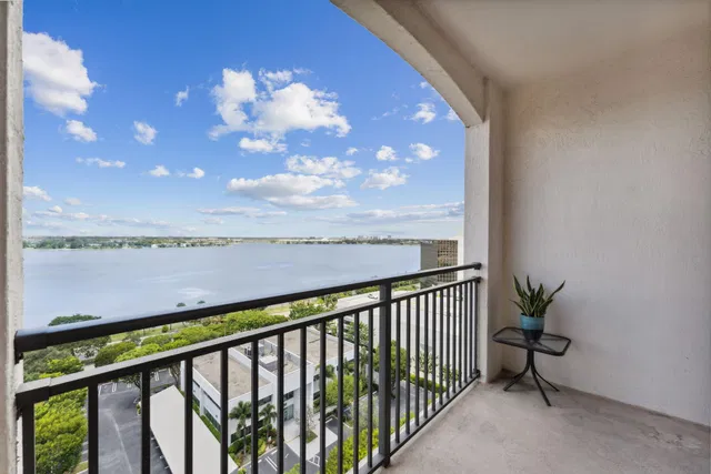 The Montecito Unit 1206 photo 10