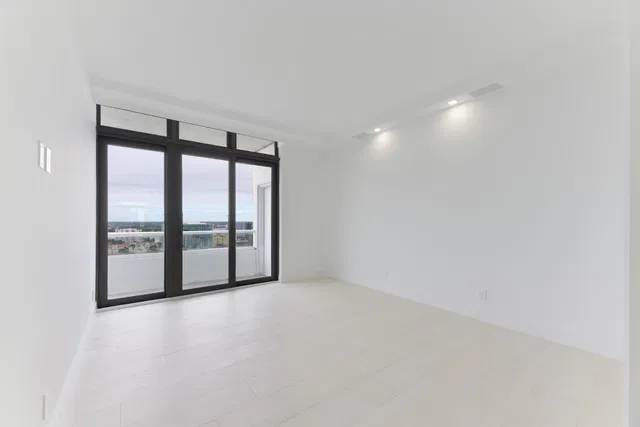 The Plaza of The Palm Beaches Unit Ph1f photo 13