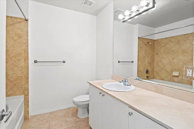 The Prado Unit 459 photo 10