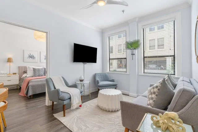 235 Sunrise Avenue #1007
