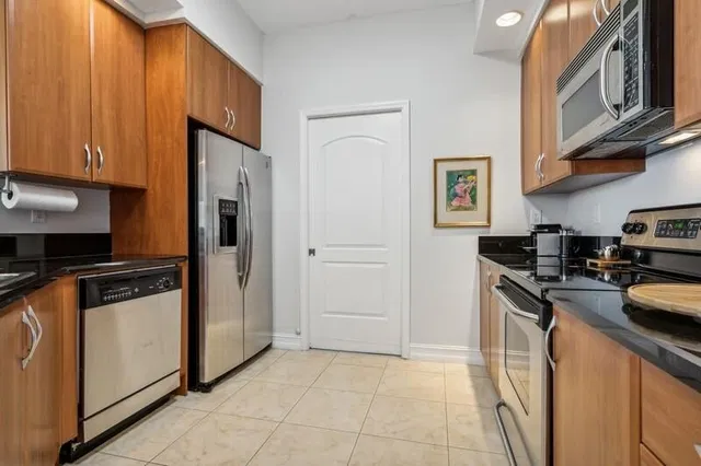 One City Plaza Unit 905 photo 7