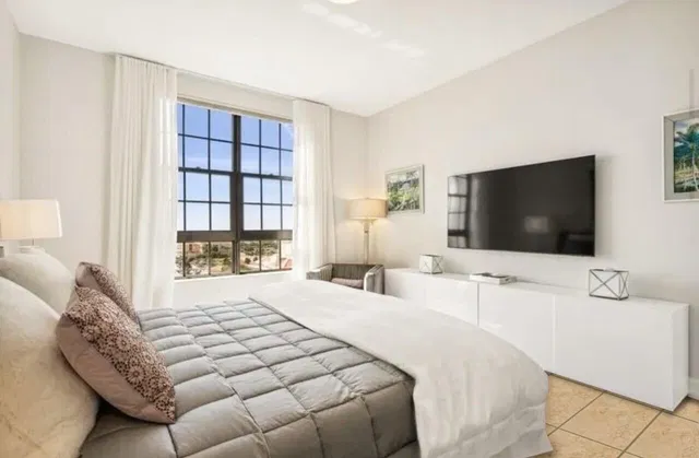 One City Plaza Unit 905 photo 9