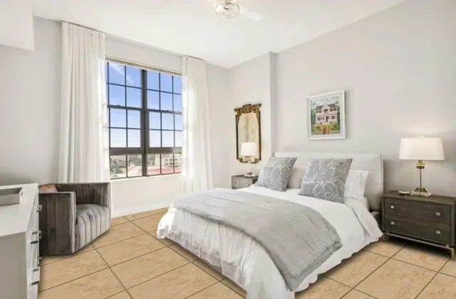 One City Plaza Unit 905 photo 11