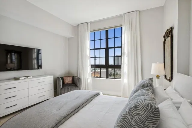 One City Plaza Unit 905 photo 12