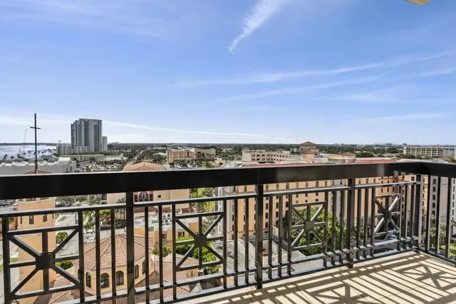 One City Plaza Unit 905 photo 18